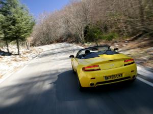 Aston Martin V8 Vantage Roadster 2006 года 